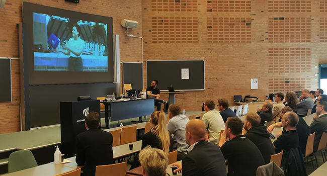 On May 3, the Department of Computer Science hosted the third IT-Design Expo, where Master's students from Digitalisation and Application Development (DAD) and Interaction Design (IxD) had the chance to showcase their Master's projects to several Danish companies.