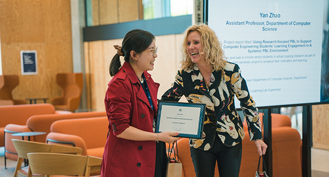 Congratulations to Yan Zhao - Winner of the AAU Pedagogy Prize 2023